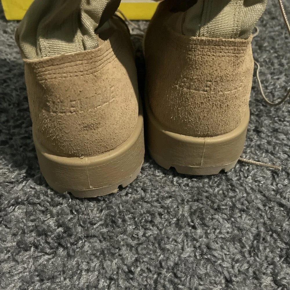 New in the box Belleville 390 Men's Military Desert Tan Combat Boot size 11.5R